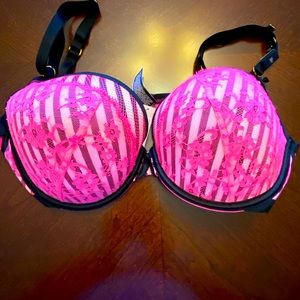 NWT VS Vibrant Pink lace push up bra